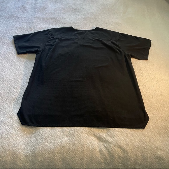 Carhartt Men's Black V Neck Short Sleeve
Size Medium - Picture 8 of 9